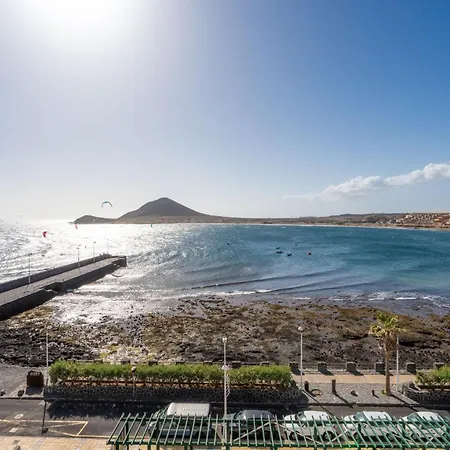 Grand De Standing Avec Vue Sur A Medano, Tenerife Sud Appartement